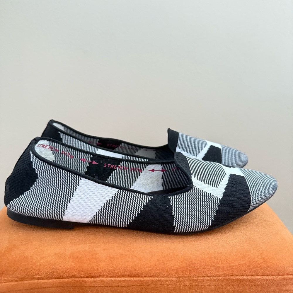 Skechers Memory Foam Black and White Flats